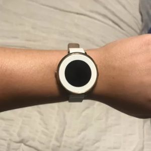 White and Gold Pebble round 14mm SMART WATCH